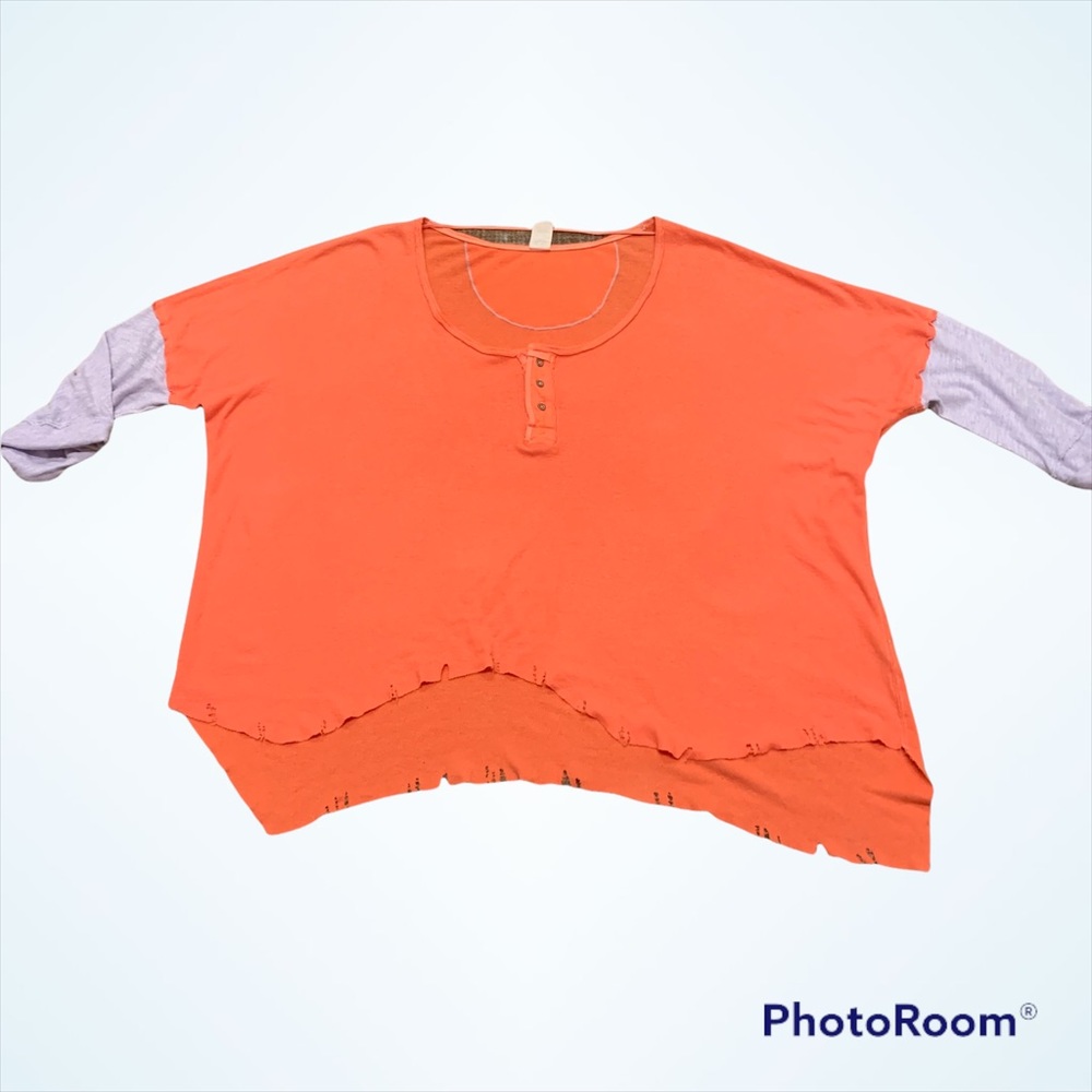 Free People We the Free Star Henley Top, Medium, but VERY OVERSIZED! - Picture 4 of 7